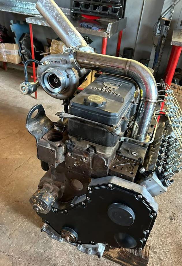 Motor completo turbo diesel 6 cilindros na bancada